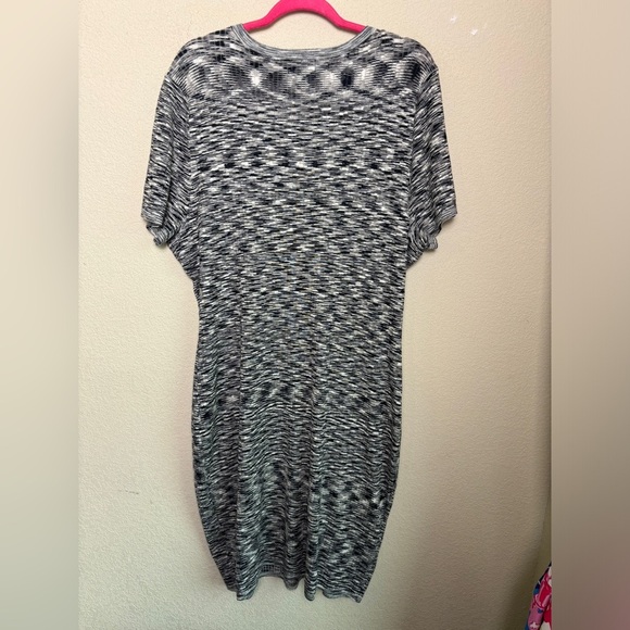 Lane Bryant Heather Black Cutout Front Ribbed Short Sleeve Sweater Dress… - Picture 10 of 10